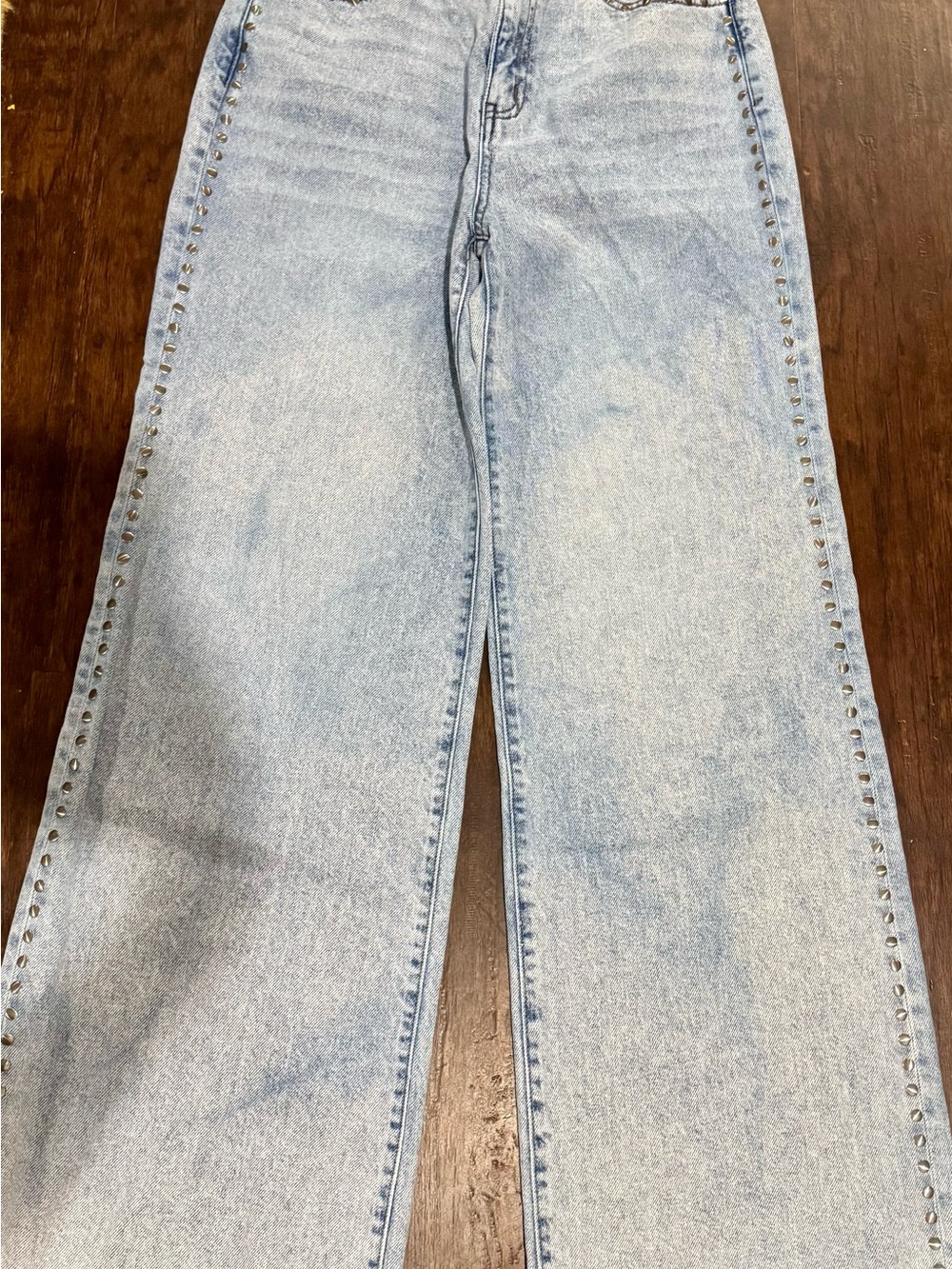 DAZE DENIM Light Wash Studded Straight Leg Jeans